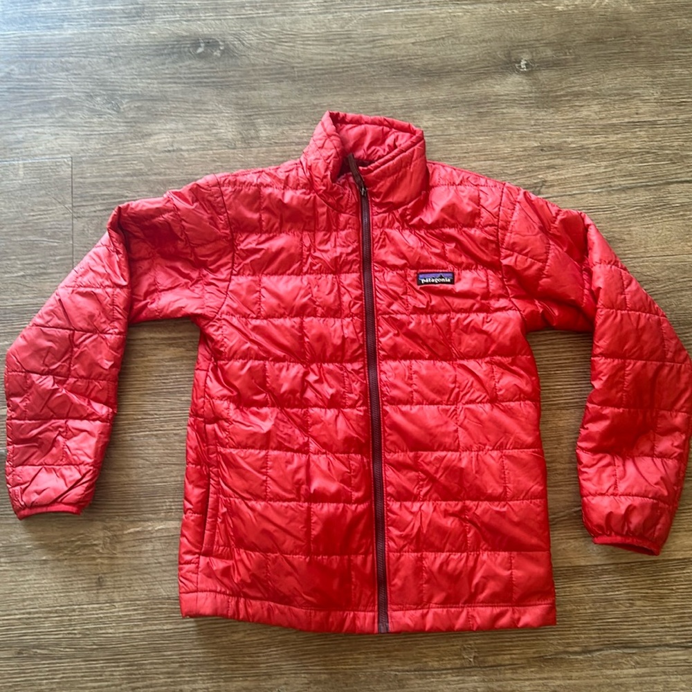 Kids Medium Micro-puff Patagonia Jacket. Red.